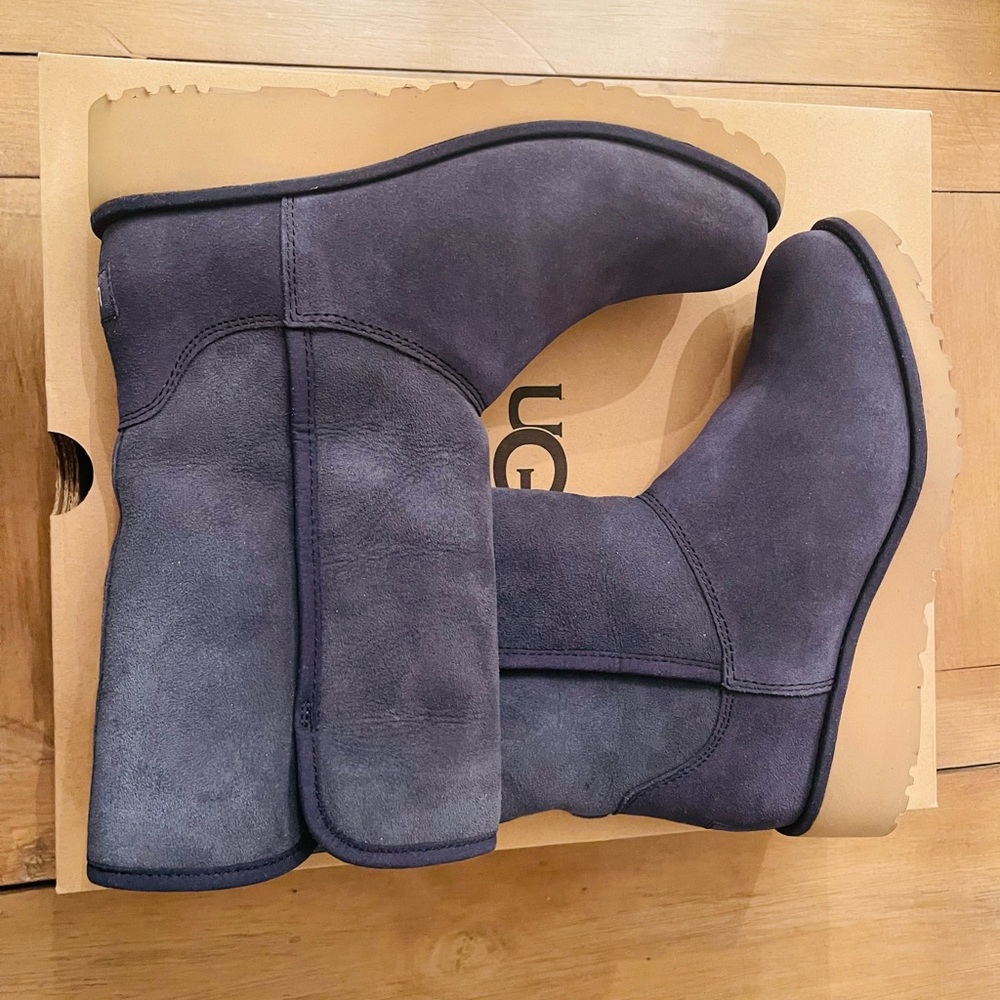 UGG Amie Wedge Boots. Brand New In Box. US 6